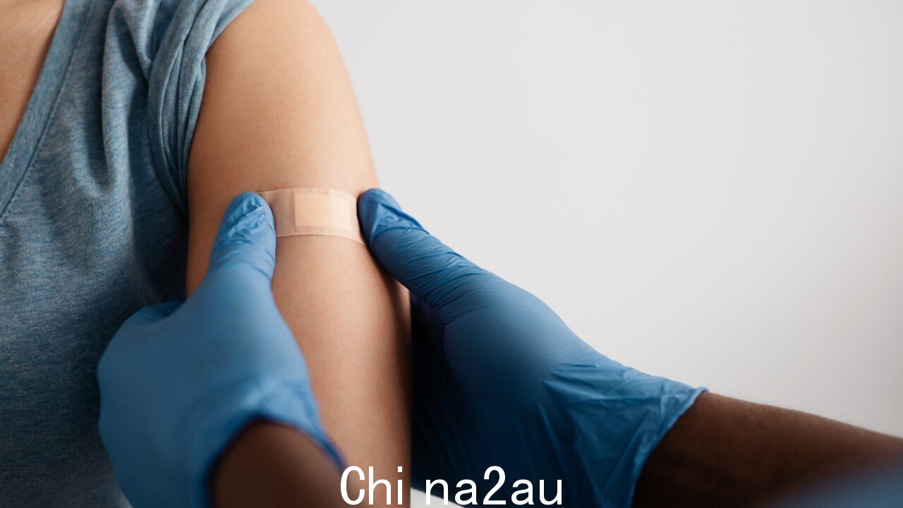 新一轮COVID助推器开始” /><p>新南威尔士州卫生部本周犯了一个错误,因为几名公众收到了不正确的 COVID-19 测试结果。</p><p>周一,接收者收到了来自 COVID-19 阳性的过时短信州卫生部门,有些结果已经过时一年多了。</p><p>“新南威尔士州卫生部门的消息——您的 COVID-19 检测呈阳性。您的测试日期是:01-01-2022,”周一下午 3 点 15 分读到的消息。</p><p>这条冗长的消息附带了有关如何管理 COVID-19 的更多信息,包括风险因素和症状</p><img class=