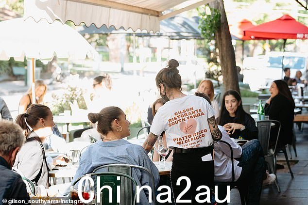在 Ed Craven 和他的朋友们离开后的半个小时里,餐厅员工都处于“纯粹的震惊”之中
