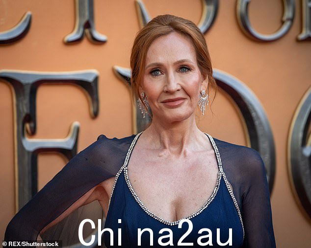 JK 罗琳在 JK 罗琳的女巫审判播客中公开了她虐待前夫的事