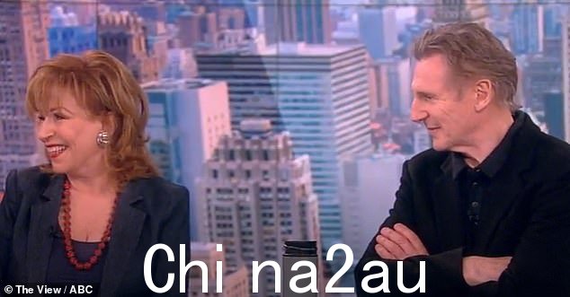 什么?该片段主要关注主持人 Joy Behar 对 Neeson 的爱,并包含一段剪辑片段,显示她在广播中发表评论,例如:'我只想拥有我的骨灰洒在连姆·尼森身上'