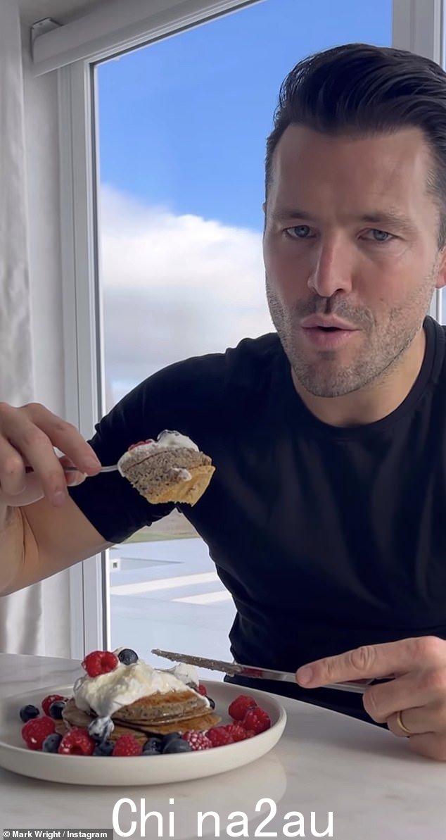 Yum:这位前 TOWIE 明星周二在他的 Instagram 上分享了一段视频,视频中他拿出一盘 de licious protein pancakes