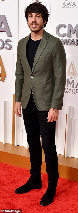 回应:她的前夫 Morgan Evans,37 岁,星期二抨击这位歌手没有在他的 Instagram 上分享'现实'