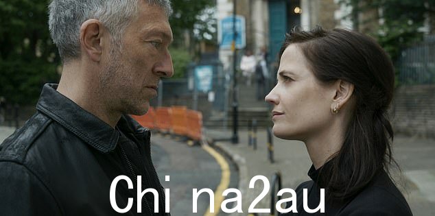Apple TV+ 发布了由伊娃·格林和文森特·卡索主演的《联络》系列首映式的先睹为快——伊娃在高等法院为一部注定失败的科幻电影而战。