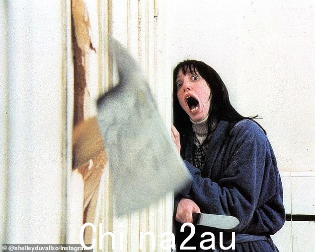这是约翰尼!这位 73 岁的标志性女演员在 1980 年传奇的斯坦利库布里克恐怖片《闪灵》中饰演温迪托伦斯。 !这位 73 岁的标志性女演员在传奇的 1980 年斯坦利库布里克恐怖片《闪灵》中饰演温迪托伦斯</p><meta content=