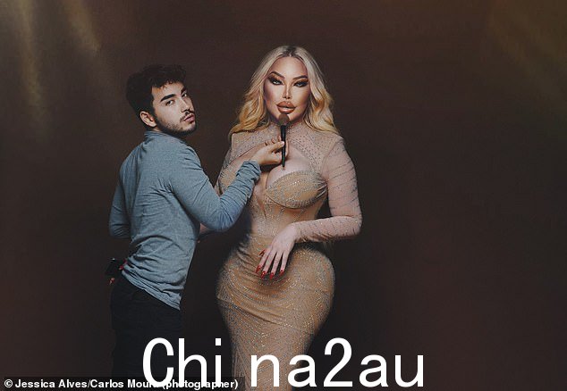 恐惧:她继续说:'原因是我在 7 月就满 40 岁了,而且我正在推杆建立关系然后建立家庭给自己太大的压力'
