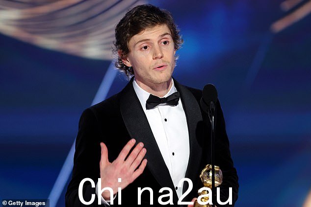 哇哦:Evan Peters 原本打算在白莲花第二季中作为主要角色出演,但不得不退出广受好评的限量系列