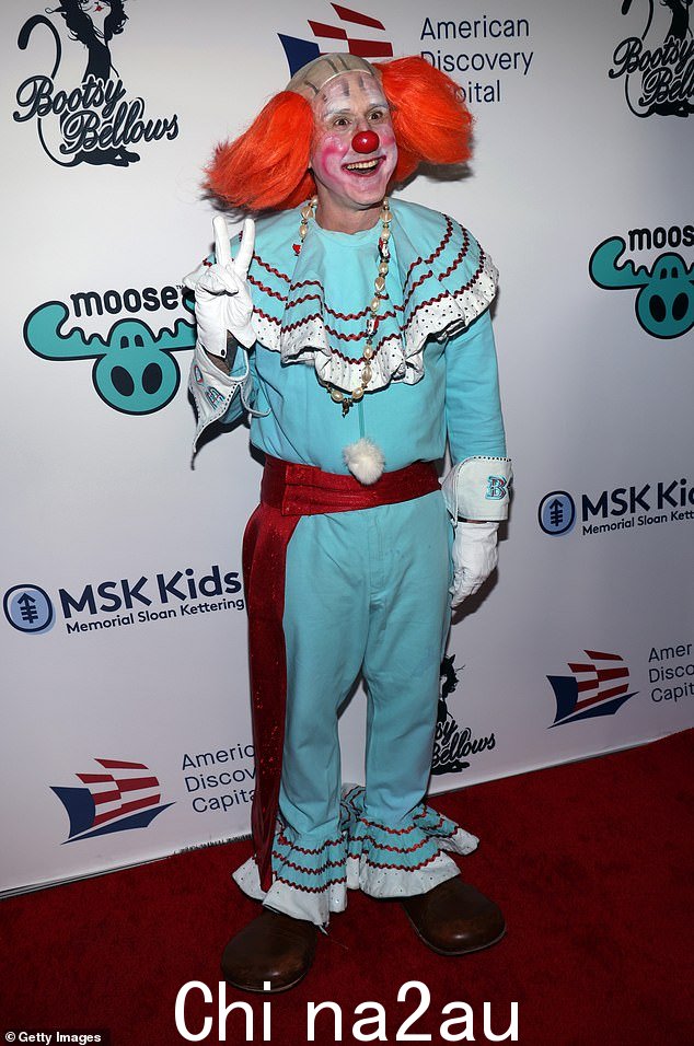 叔叔:David Arquette 周三在他位于洛杉矶的夜总会 Bootsy Bellows 主持健康幽默福利