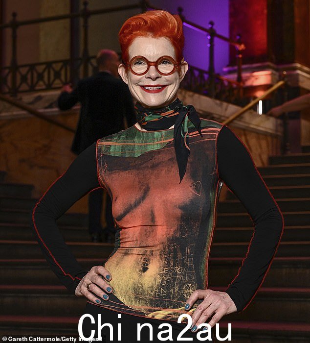 电影偶像 Sandy Powell 在周日成为第一位获得 Bafta 奖学金的服装设计师