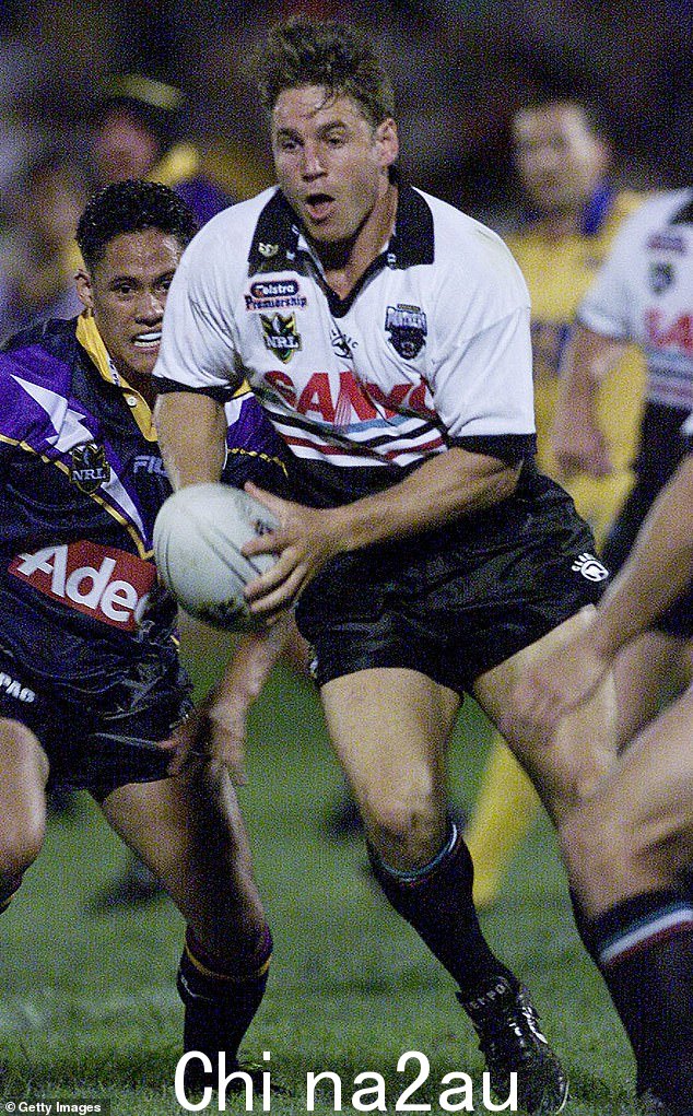 Max 的父亲是前 NRL 球星 Peter Jorgensen,他在 1997 年至 2001 年效力于黑豹队时是一名崇拜英雄