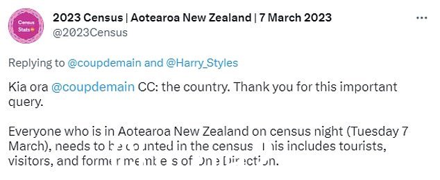 根据官方的人口普查 Twitter 帐户,Styles 将需要填写全国调查,尽管他只在该国停留了几天