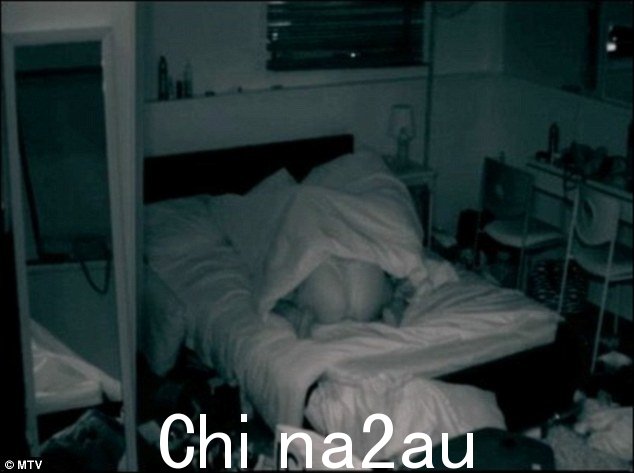 我的天啊!当夏洛特和克洛伊在 2016 年 4 月的节目中进行非常活泼的性行为时,事情在乔迪海岸发生了淫秽的转变