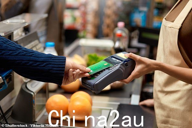 敲击可能很容易,但如果您想帮助牙仙或将您的零钱捐给商店柜台上的慈善罐,这将无济于事。我们需要尽可能使用现金