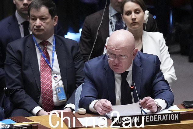 乌克兰外交部长提议的一分钟沉默被俄罗斯联合国特使瓦西里·内本齐亚(如图)打断,他坚持认为应该为冲突中“所有遇难者”举行一分钟的沉默,包括自 2014 年以来的那些人