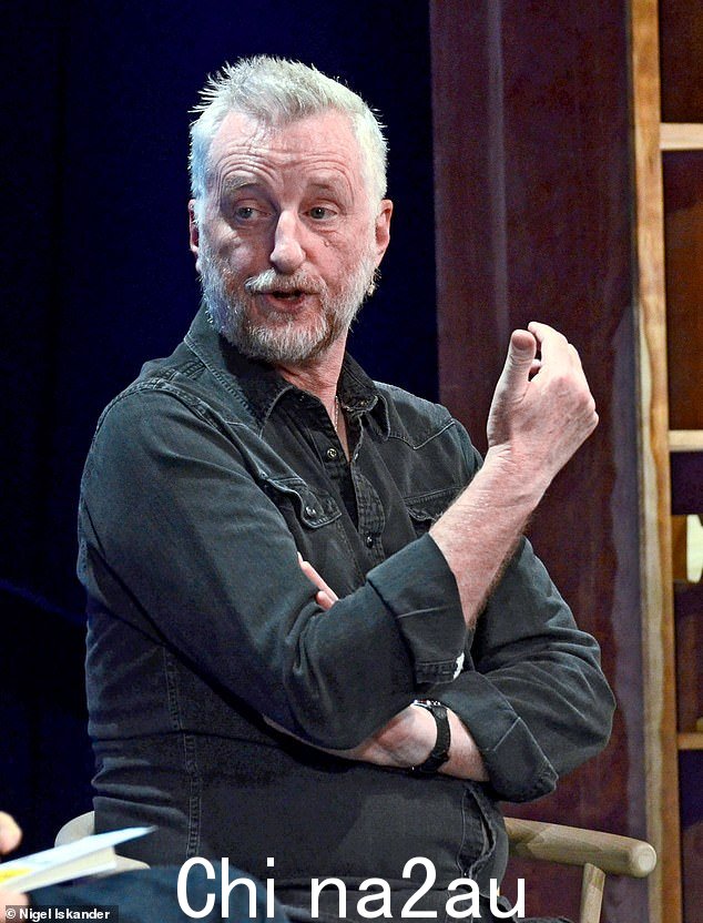 歌手:Billy Bragg 在作者的儿童读物被重写以删除被视为冒犯性的语言后对 Roald Dahl 的编辑进行了权衡