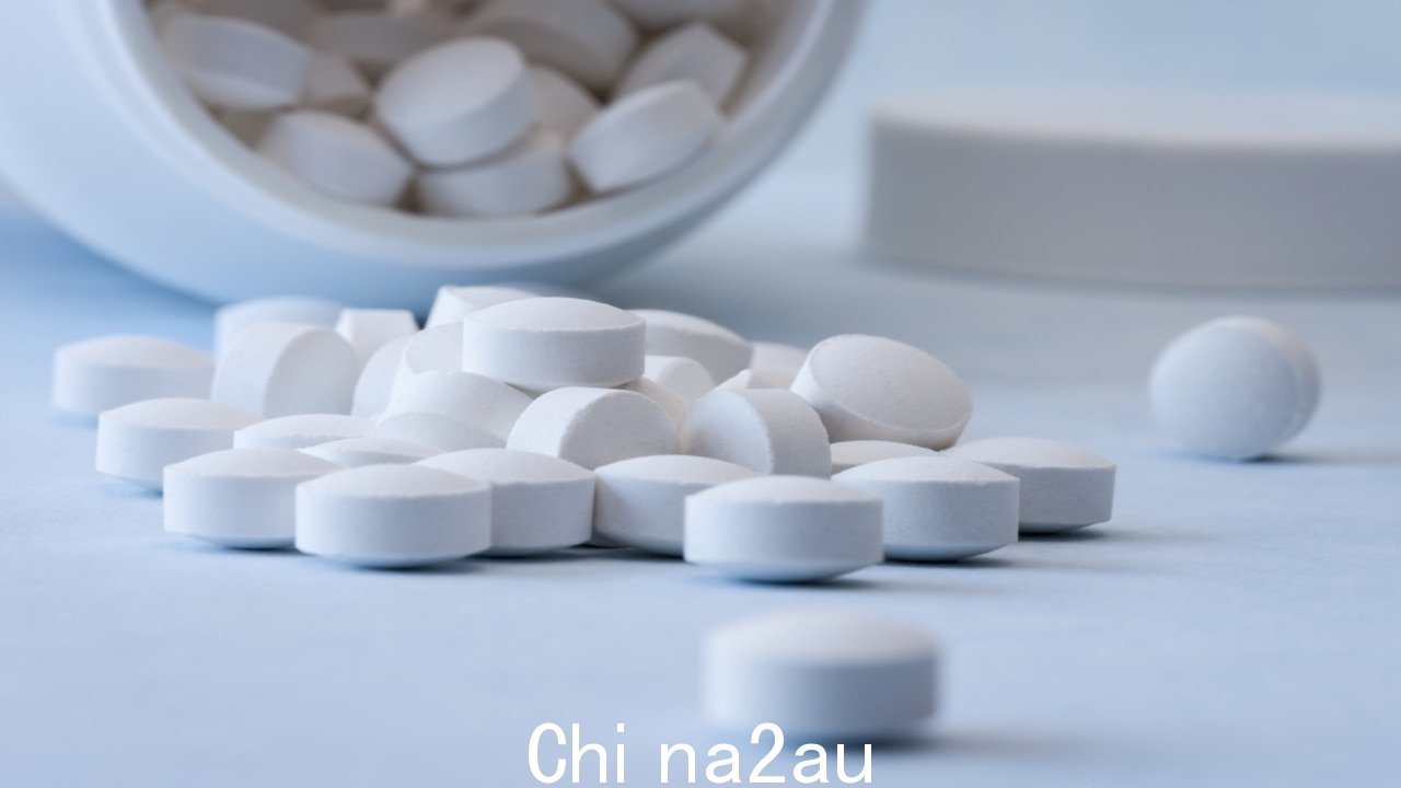 昆士兰州引入药物测试打击非法药物” /><p>在 Palaszczuk 政府签署该措施后,昆士兰州将成为澳大利亚第一个引入药丸检测的州。</p><p>卫生部长 Yvette D'Ath 周六宣布了这一举措,为狂欢者检查药物是否含有潜在危险物质铺平了道路。</p><p>参加派对的人将能够在政府称之为固定和移动站点的地方对他们的药片进行测试,这些站点将位于夜生活区和音乐场所</p><p>政府仍在制定有关药丸检测服务运营的协议,因为它也在寻找供应商来进行试验。</p><p>政府表示这种方法得到了循证研究的支持,D'Ath 女士补充说,引入药丸测试就是为了将危害降到最低。</ p><img class=