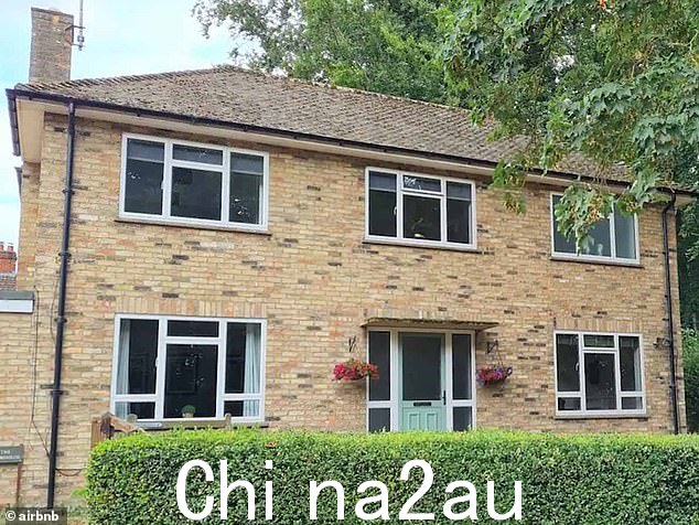 三床农舍距离百万富翁的豪宅仅 240 英尺,每晚售价约为 110 英镑