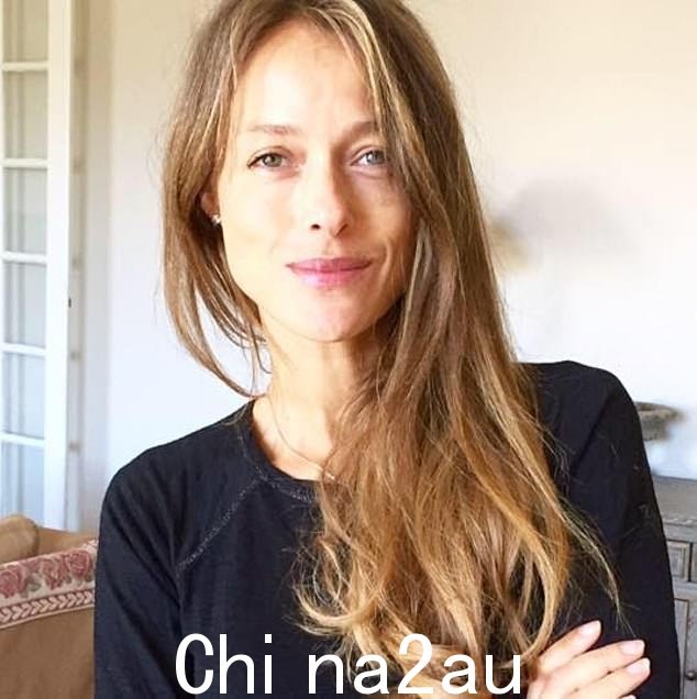 法国女演员Estelle Skornik,在热门广告被取消后一直在法国制作中稳定工作