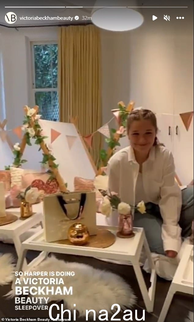 过夜时间!维多利亚·贝克汉姆周六在她的 Instagram 故事中向粉丝们展示了“维多利亚·贝克汉姆过夜”的样子