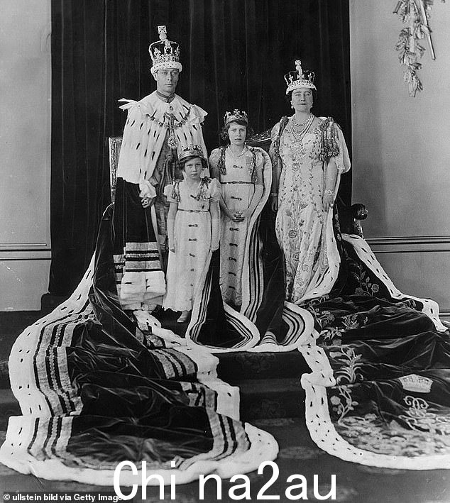 乔治六世 1937 年的加冕礼恰逢其兄爱德华八世的加冕礼。
