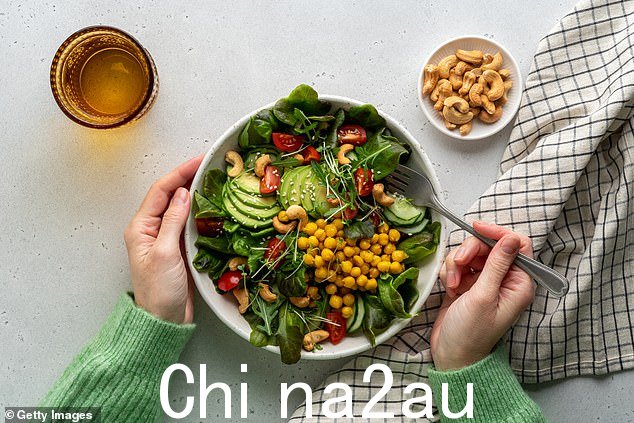 西红柿和黄瓜——目前超市供不应求——应该放在冰箱外,科学家说