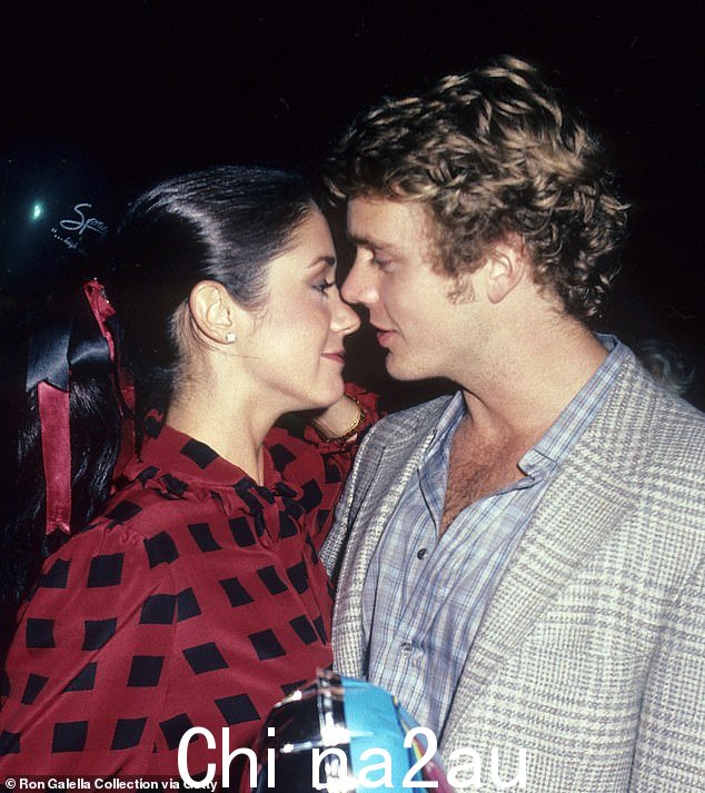 这对夫妻未能使婚姻成功并在 1986 年结束了他们的恋情(图为 1983 年)