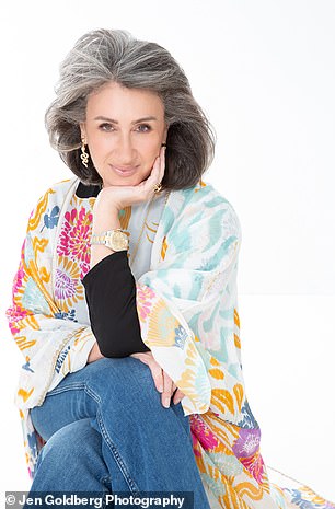 国际畅销书作者在 DailyMail.com 读者最紧迫的每周专栏 Dear Jane agony aunt 专栏中提供明智的建议