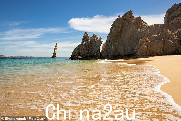国外!这个海滩被称为 Playa del Amor - 或“情人海滩” - 位于墨西哥度假城市卡波圣卢卡斯的边缘