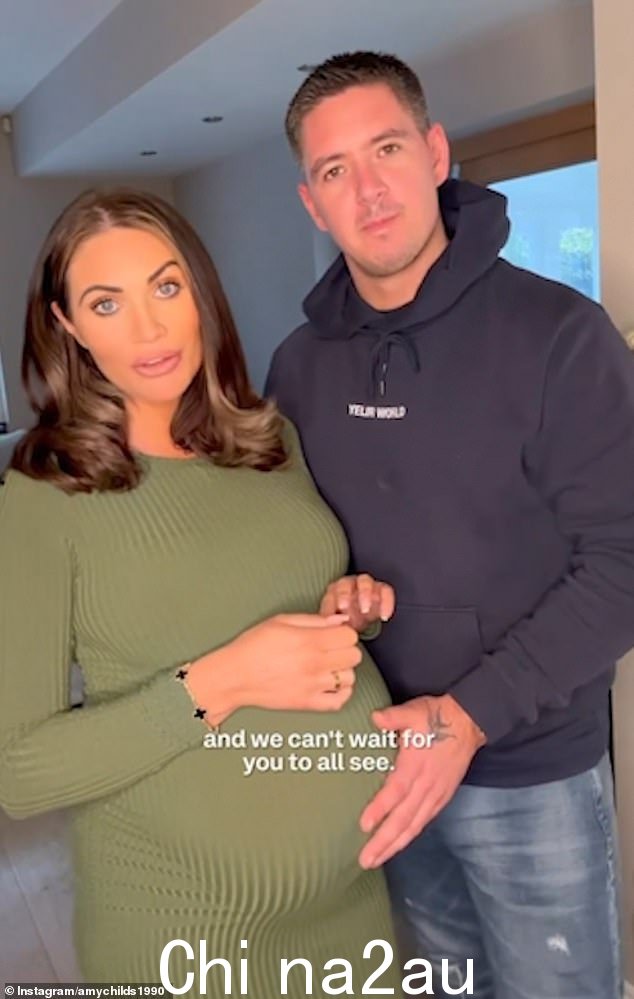 即将推出:艾米透露她是这样的在她与 ITVBe 签署 Amy Childs: The Twin Life 协议后,她的怀孕和早年将被记录在相机上感到兴奋' class=
