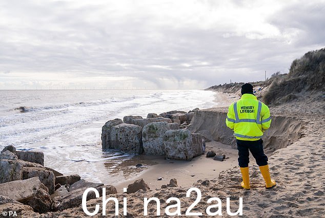 Daniel Hurd,Hemsby Lifeboat 的舵手,说他对'可怕'的情况还在继续而且看不到尽头感到愤怒