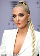 Erika Jayne 希望 Chrissy Teigen 加入比佛利山庄的真正的家庭主妇，但怀疑她是否会这样做