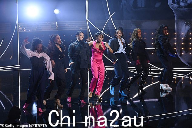 Performance:'Angela Bassett did the thing' 这句话和伴随的耸肩成为国际模因并引发了一波反弹