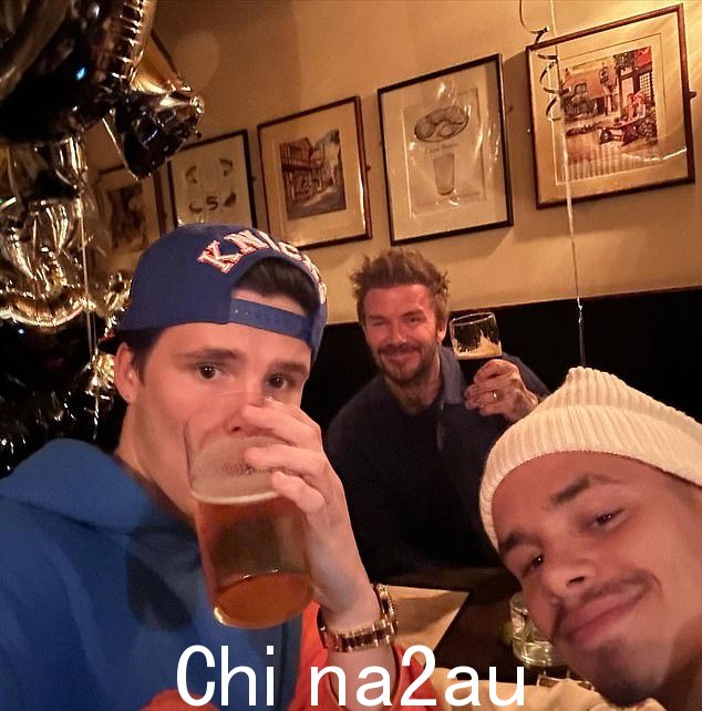 生日快乐!周一 Cruz 满 18 岁,他收到了来自家人的祝福