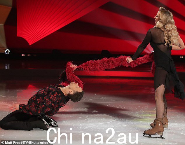 热门话题:Carley 早些时候在 Dancing On Ice 的道具周期间获得了 34.5 分的高分,b但 ITV 观众似乎不同意 ITV 评委的评分