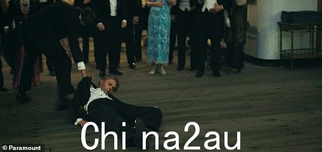 甲板决斗:职业猎人在船甲板决斗中轻松缴械并击败亚瑟