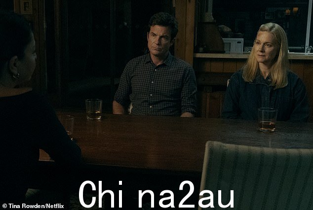 被提名人:Ozark(如图)和 Better Call Saul 是主要的电视提名人。Jason Bateman 和 Laura Linney 都获得了主要戏剧类别的提名