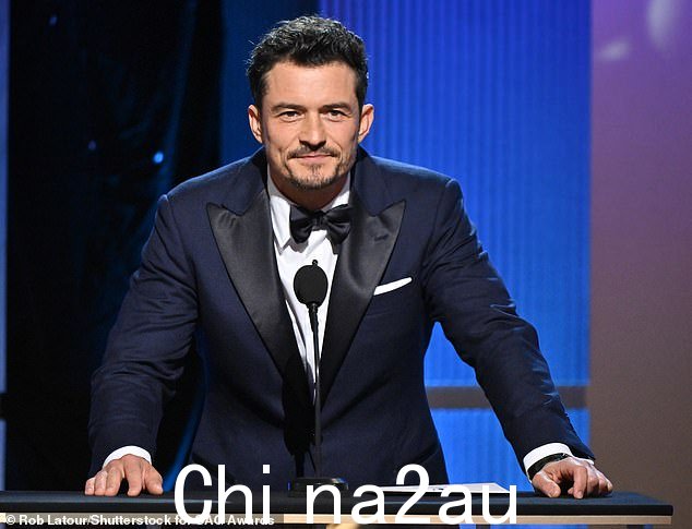 简介:奥兰多布鲁姆在周日的美国演员工会奖颁奖典礼上宣布全可辉获得最佳男配角奖