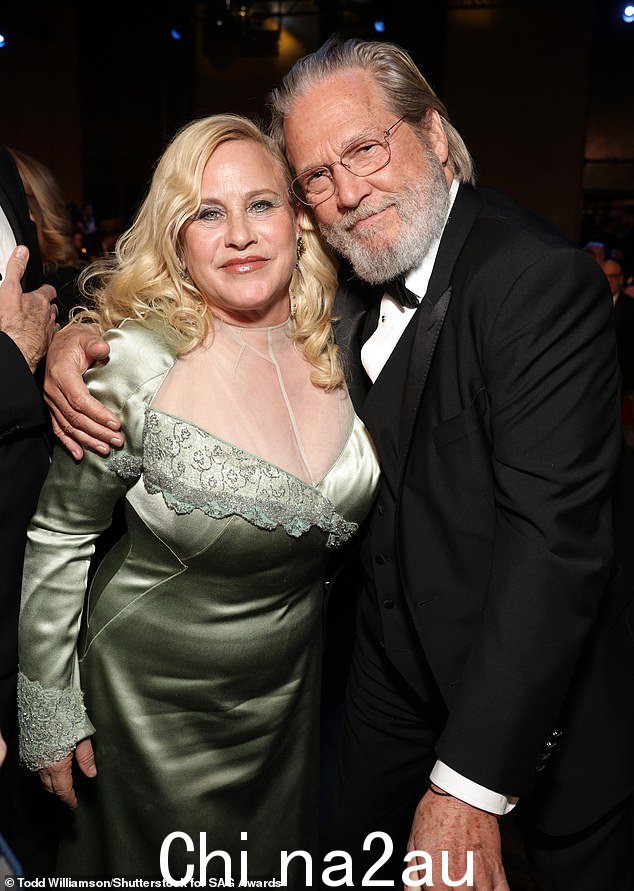 好朋友:Patricia Arquette 和 Jeff 在一起合影时显得兴高采烈