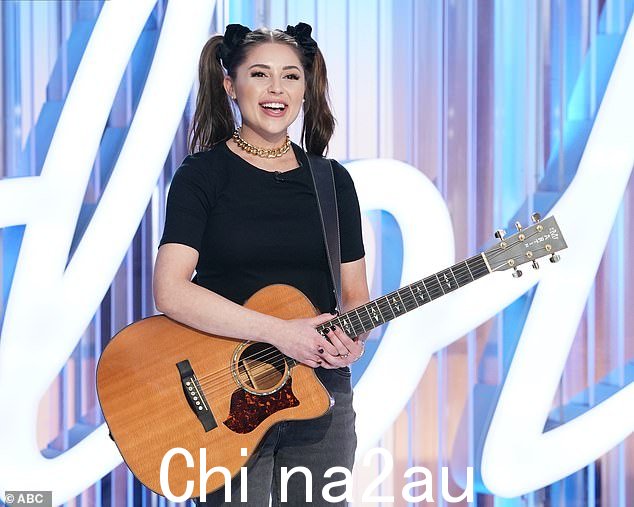 第一位参赛者:Caroline Kole,25 岁,社交媒体 c来自纳什维尔的渠道经理是第 21 季的第一位参赛者