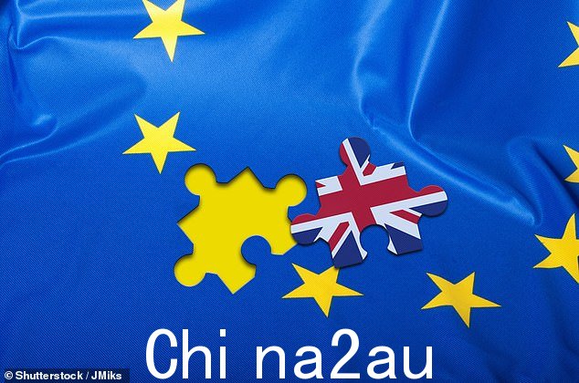 英国脱欧问题及其解决方法:第一个问题包括尽管英国脱欧,但北爱尔兰仍受欧盟法律和欧洲法院管辖,以避免与爱尔兰共和国出现硬边界