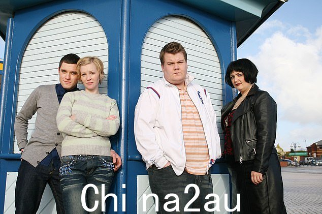 演员:Mathew Horne 打消了去年关于 Gavin 和 Stacey 重启的猜测(从左到右)Mathew 饰演 Gavin,Joanna Page 饰演 Stacey,James Corden 饰演 Smithy,Ruth Jones 饰演 Nessa