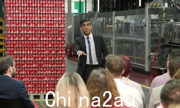Rishi Sunak 今天在北爱尔兰的一家工厂销售他的新产品时接受了提问