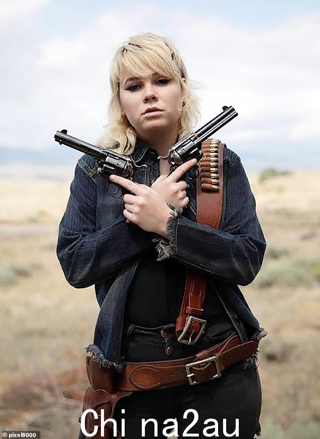 'Rust' armorer Hannah Gutierrez-Reed 与 Baldwin 一起被指控为 Hutchins 的死