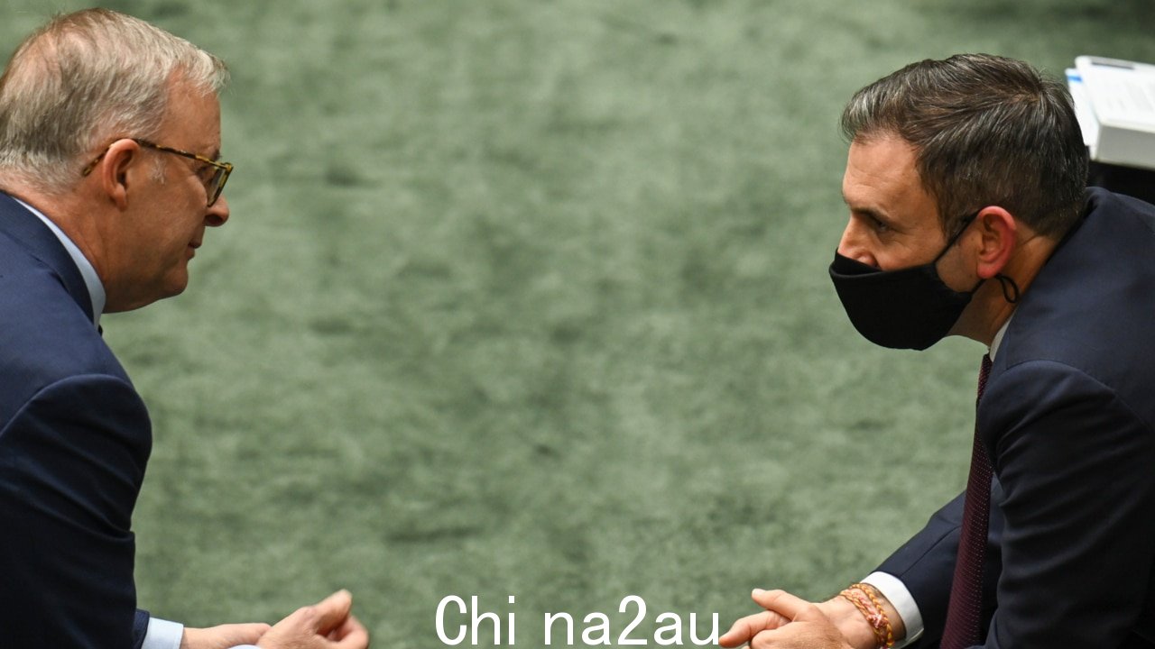 '这有多匆忙?':政府调查将固定福利计划纳入养老金改革” /><p>总理安东尼·艾博年 (Anthony Albanese) 在受到澳大利亚天空新闻台 (Sky News Australia) 的基兰·吉尔伯特 (Kieran Gilbert) 盘问后,承诺审查他自己慷慨的养老金计划。</p><p>吉尔伯特(Gilbert)在宣布工党的最新超级措施时,询问了有争议的议会议会贡献养老金计划,该计划每年损失超过4000万美元在他们的余生中每年超过 100,000 美元。</p><p>为了使养老金更符合社区标准,该计划于 2004 年被废除,但是数百名前政治家和公务员与少数人一起继续参与该计划现任议员。</p><img class=