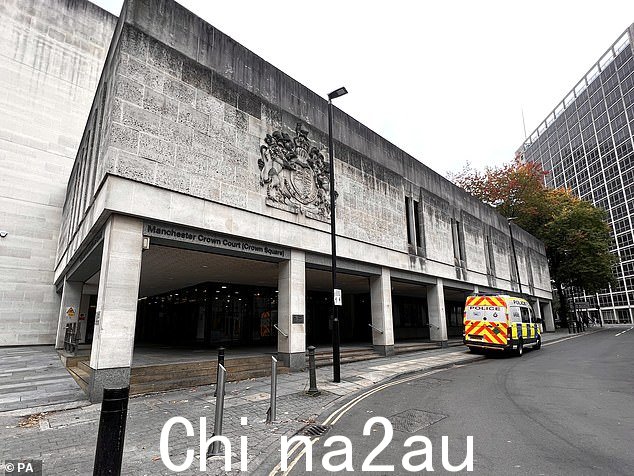 Jayaram 博士周二在曼彻斯特皇家法院作证(如图),案件仍在继续
