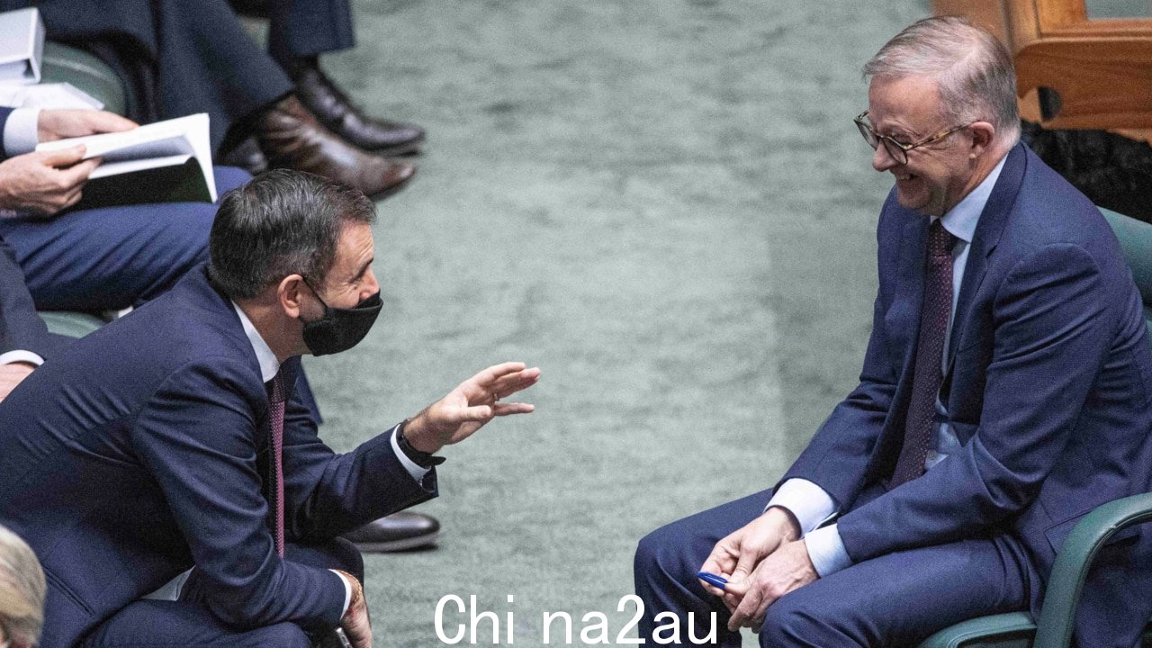 Anthony Albanese 和 Jim Chalmers 从他们的退休金承诺” /><p>在采访结束之前,泰勒先生被问及他是否相信他在 2016 年所说的话。</p><p>“我当然相信,但我当时提出的观点,以及我现在要继续说,政府应该遵守选举承诺,”他说。</p><p>“那是一场选举,这是一场艰苦的选举。这不会举行选举。”</p><p>工党重申不会在本届议会中实施这些变化,以试图让政府远离对违反选举承诺的指责。</p>< p>在现有制度下,所有来自超级基金的收入均按 15% 征税。对于余额低于 300 万澳元的基金,这将保持不变。</p><p>政府表示,新的变化只会影响大约 80,000 人,并辩称这些澳大利亚人将“继续受益于”较低的基金与最高边际收入率相比的税收优惠。</p><img class=