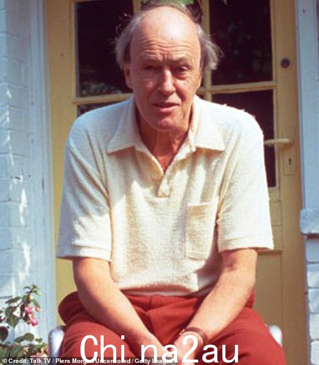 Publisher Pe上周,nguin 引发了争议,因为他们聘请了员工来审查 Roald Dahl(如图)书籍中可能被视为冒犯性的语言