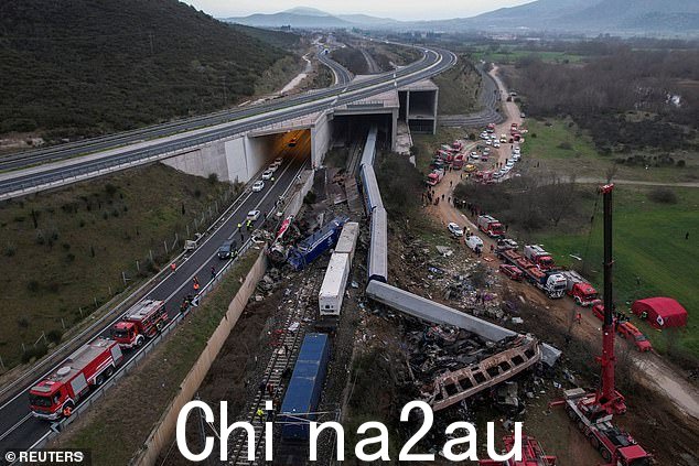 坠机发生在客运列车从隧道中驶出时(如图)。截至周三上午,希腊几十年来最致命的铁路事故的原因仍不清楚