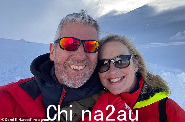 旅行:60 岁的卡罗尔·柯克伍德 (Carol Kirkwood) 周三与 47 岁的未婚夫史蒂夫·兰德尔 (Steve Randall) 分享了她在白雪皑皑的挪威度假的经历——在他的身份被揭露后