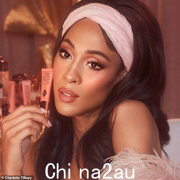 美女!贝拉加入了夏洛特星光熠熠的美女缪斯阵容,从时尚界到电影界,Michaela Jae Rodriguez(如图)、Jourdan Dunn 和 Han So Hee