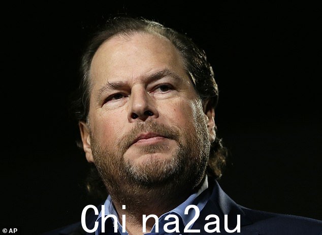 Salesforce CEO Marc Benioff,他是 McConaughey 的朋友,上个月通过说演员的工资与他的总工资相比相形见绌来证明节省成本的裁员是合理的